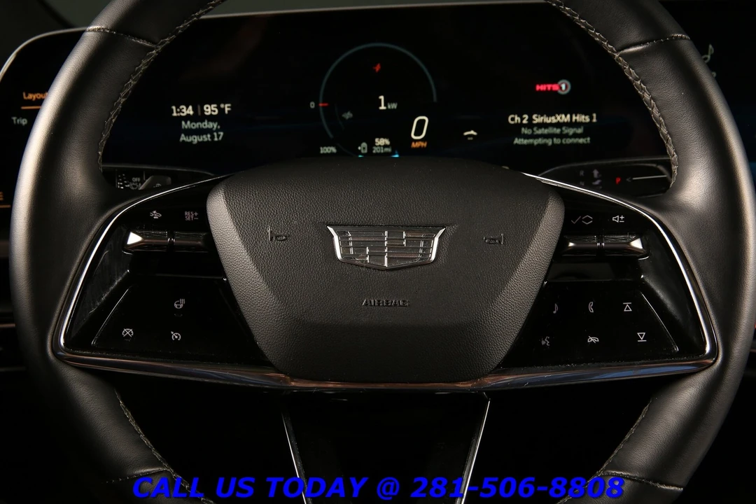 2024 Cadillac Lyriq - Image 15 of 24