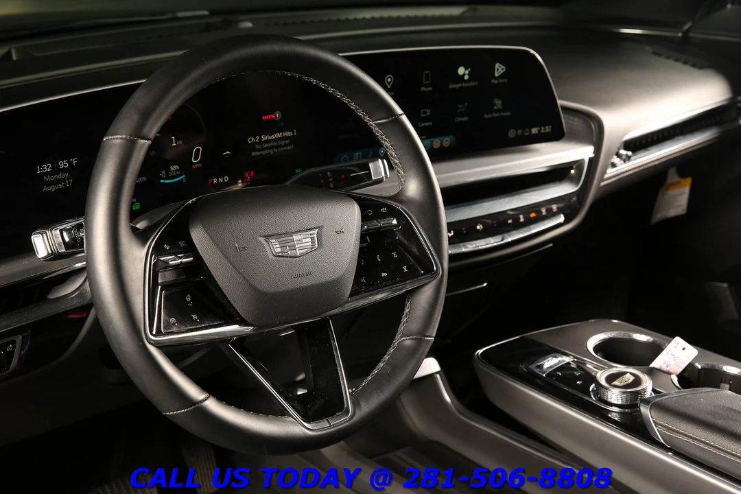 2024 Cadillac Lyriq - Image 11 of 24