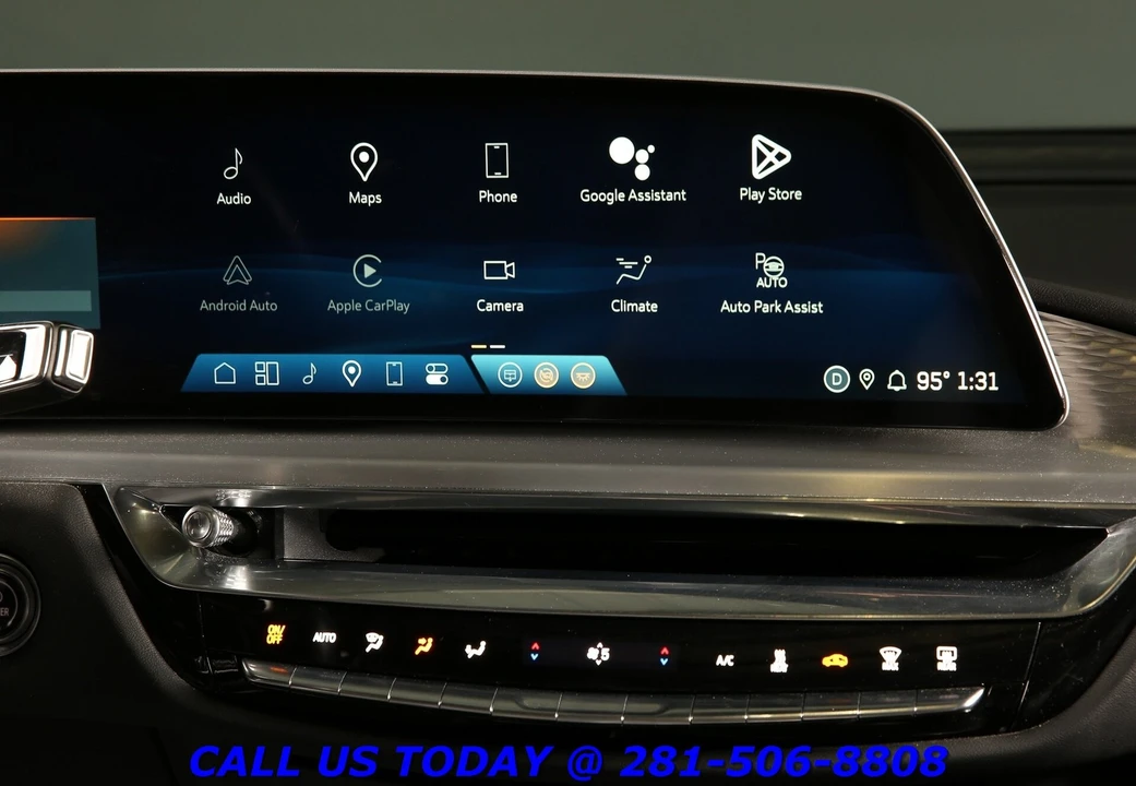 2024 Cadillac Lyriq - Image 18 of 24