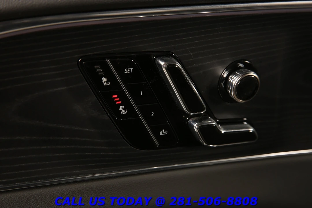 2024 Cadillac Lyriq - Image 10 of 24