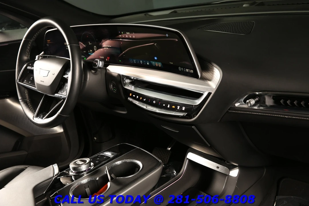 2024 Cadillac Lyriq - Image 20 of 24