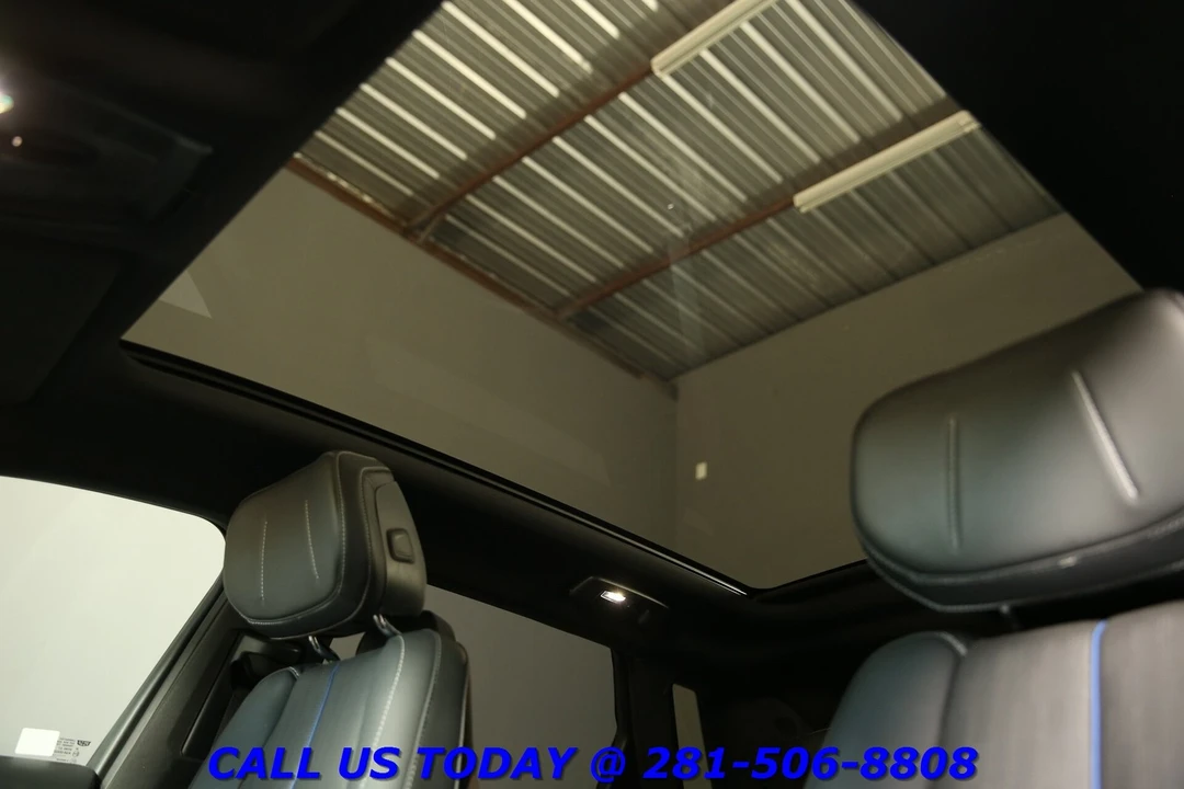 2024 Cadillac Lyriq - Image 12 of 24