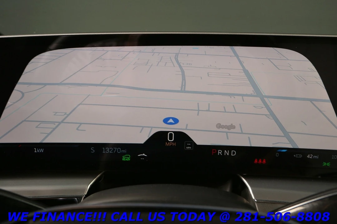 2024 Cadillac Lyriq - Image 15 of 21