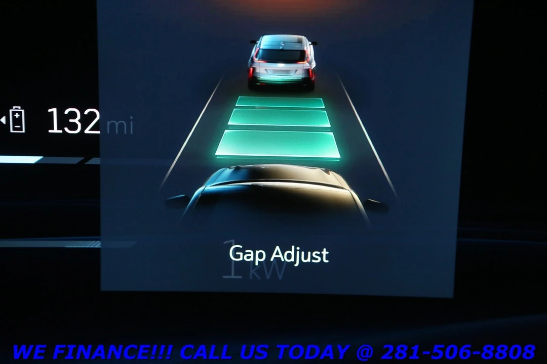 2024 Cadillac Lyriq - Image 16 of 21