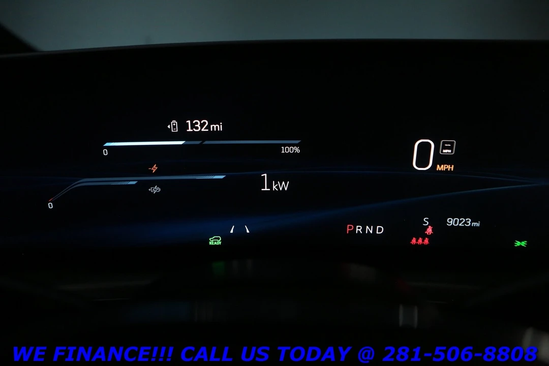 2024 Cadillac Lyriq - Image 15 of 21