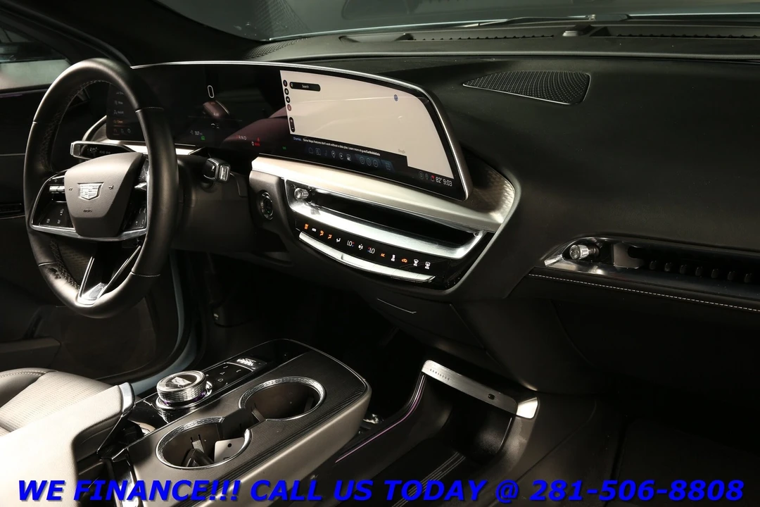 2024 Cadillac Lyriq - Image 21 of 24
