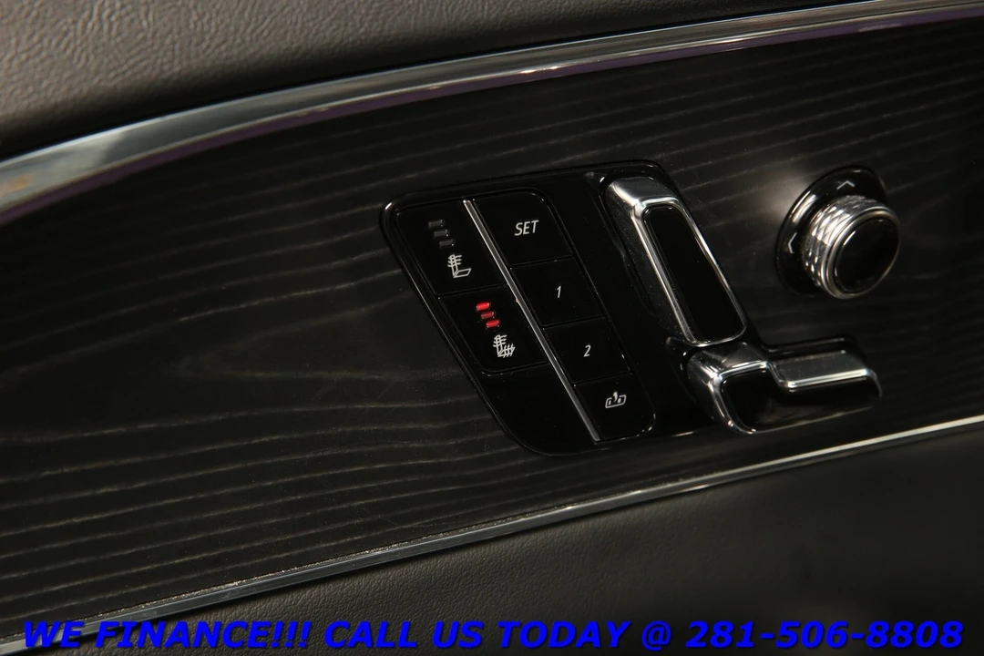 2024 Cadillac Lyriq - Image 11 of 24
