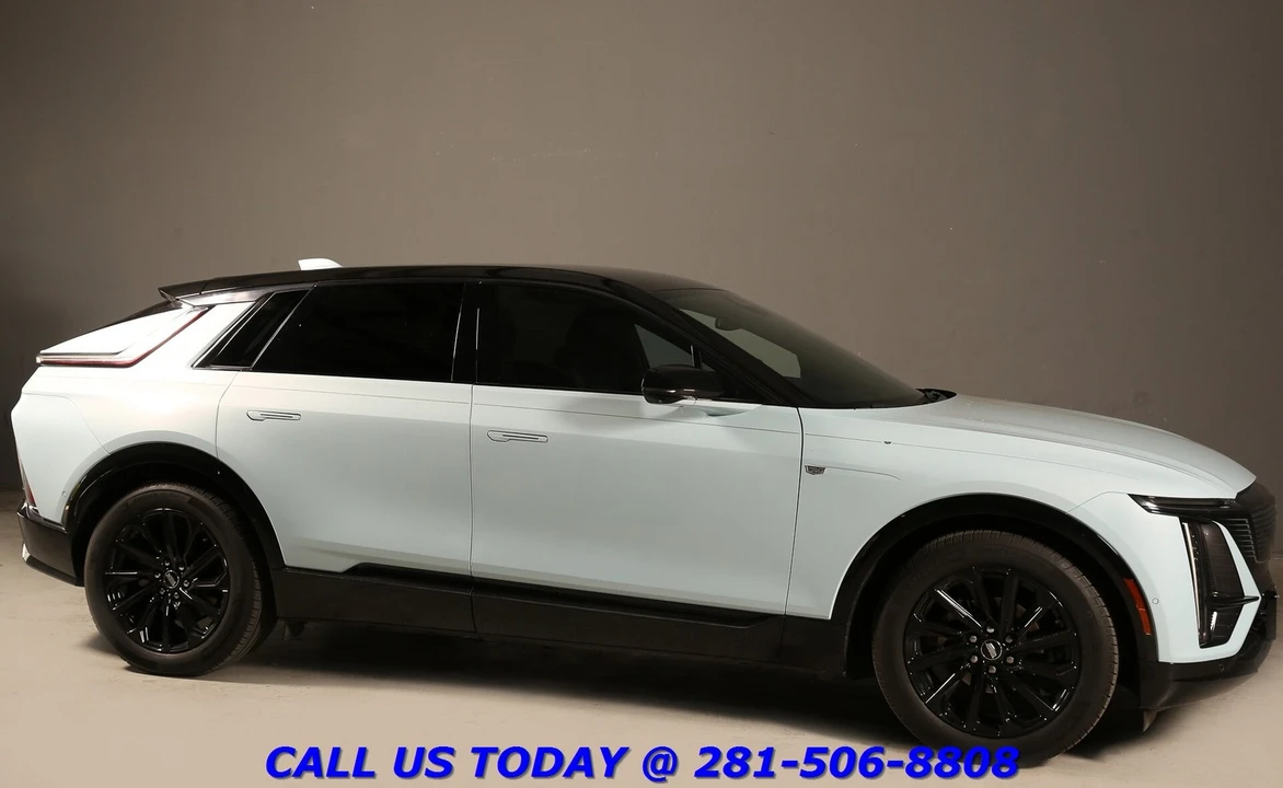 2024 Cadillac Lyriq - Image 9 of 24