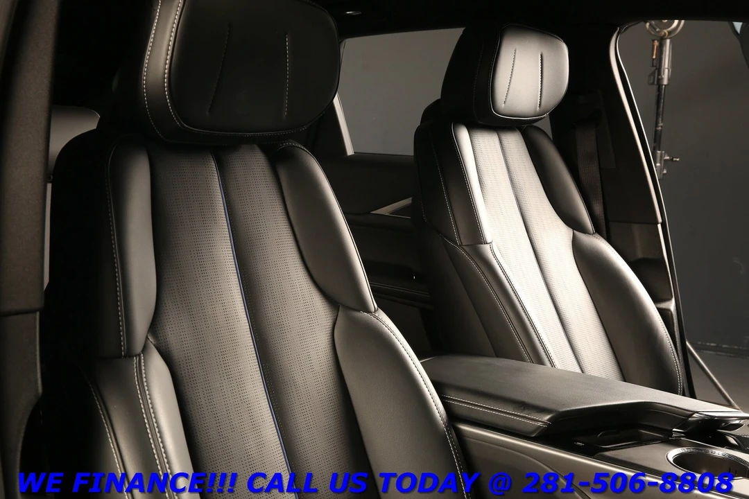 2024 Cadillac Lyriq - Image 22 of 24