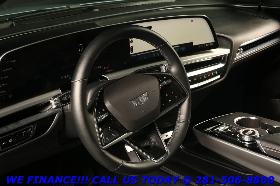 2024 Cadillac Lyriq - Image 12 of 24