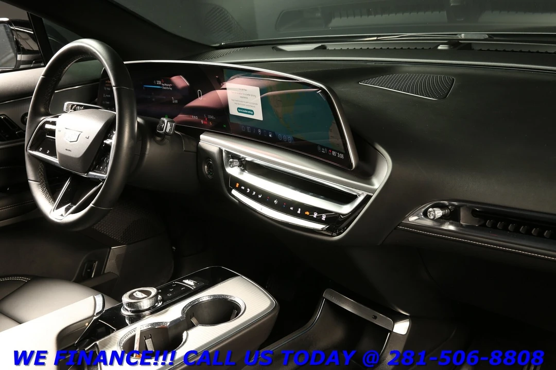 2024 Cadillac Lyriq - Image 19 of 21
