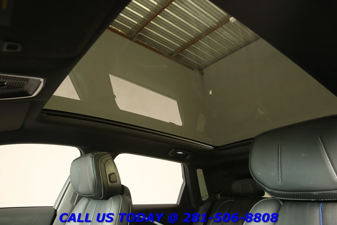 2024 Cadillac Lyriq - Image 12 of 24