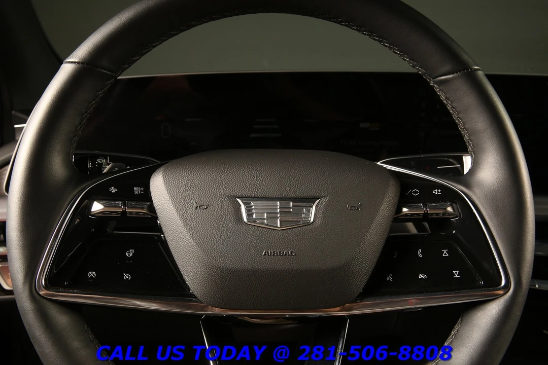 2024 Cadillac Lyriq - Image 15 of 24