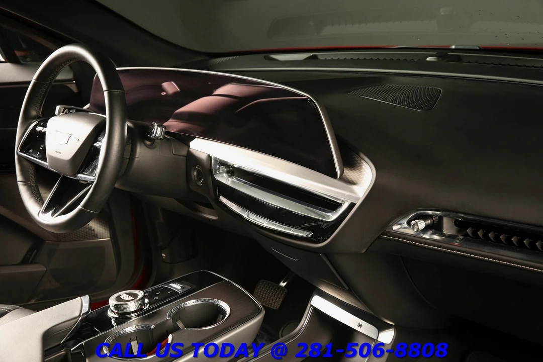 2024 Cadillac Lyriq - Image 20 of 24