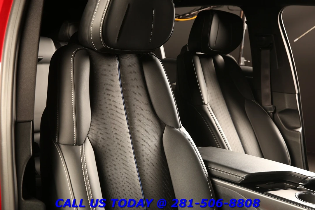 2024 Cadillac Lyriq - Image 21 of 24