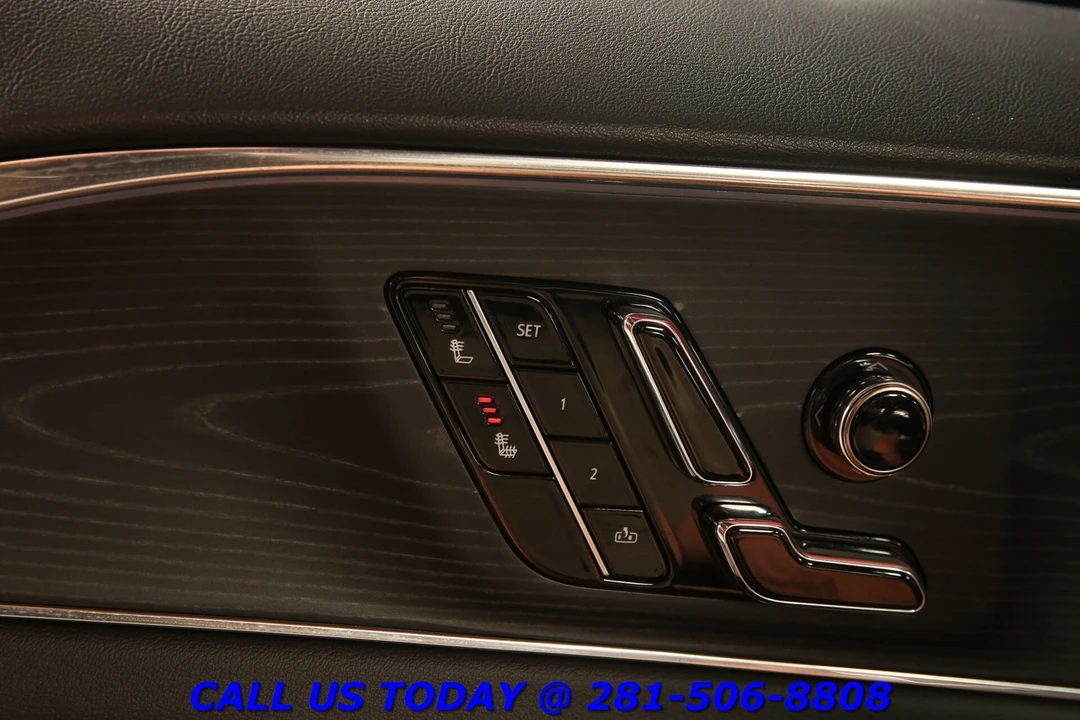 2024 Cadillac Lyriq - Image 10 of 24