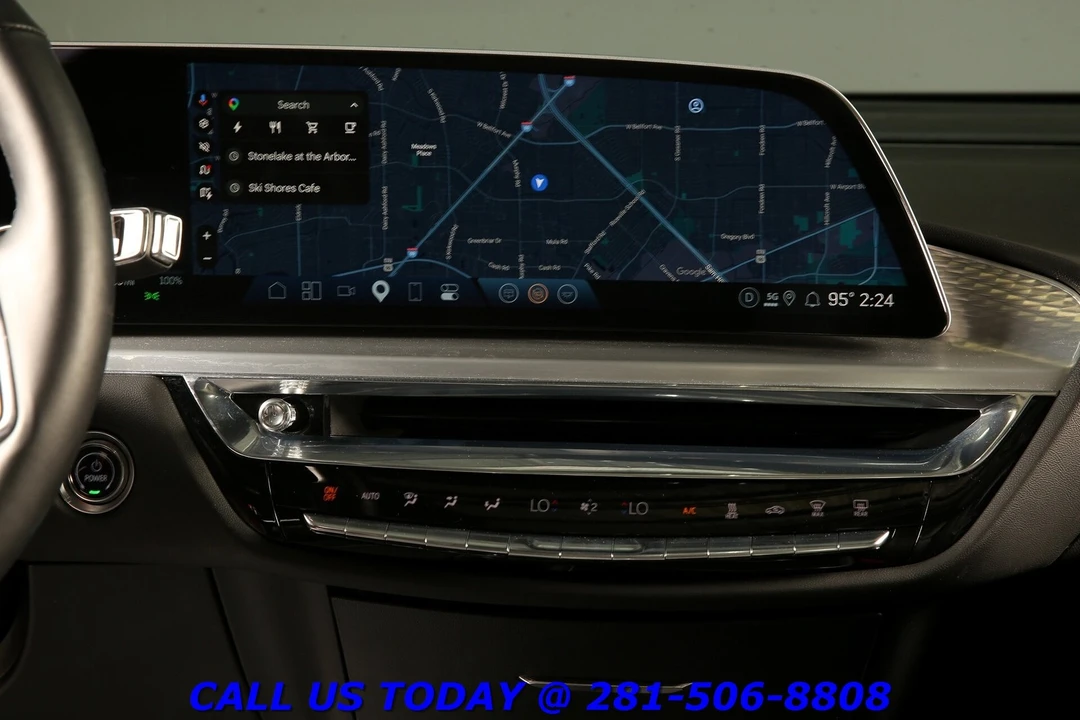 2024 Cadillac Lyriq - Image 18 of 24