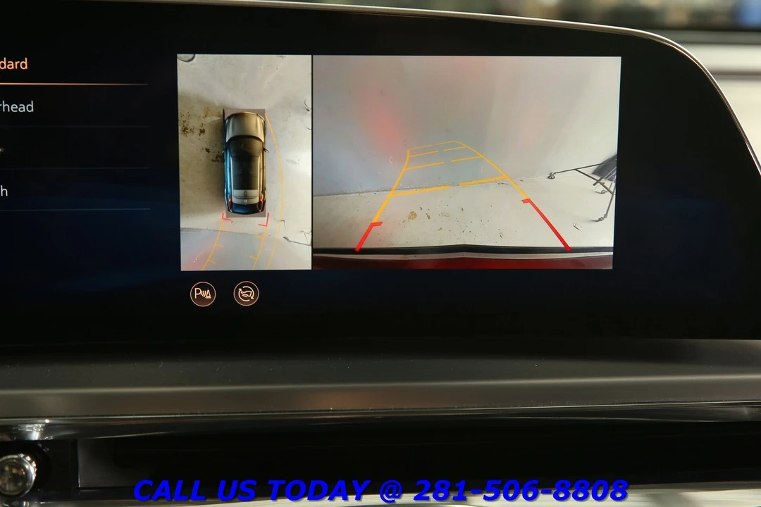 2024 Cadillac Lyriq - Image 19 of 24