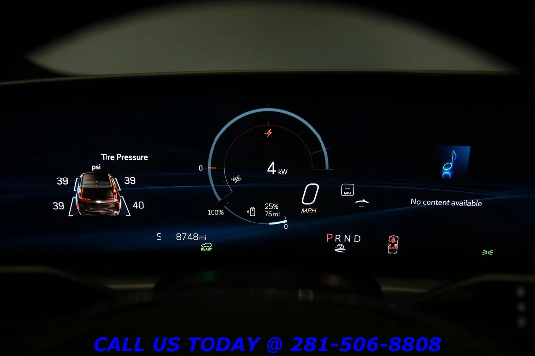 2024 Cadillac Lyriq - Image 15 of 24