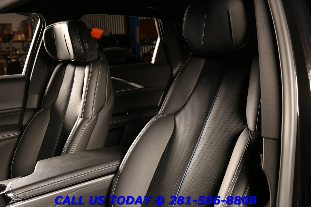 2024 Cadillac Lyriq - Image 12 of 24