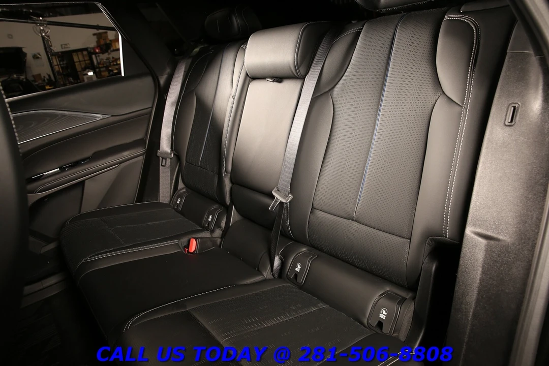 2024 Cadillac Lyriq - Image 21 of 24