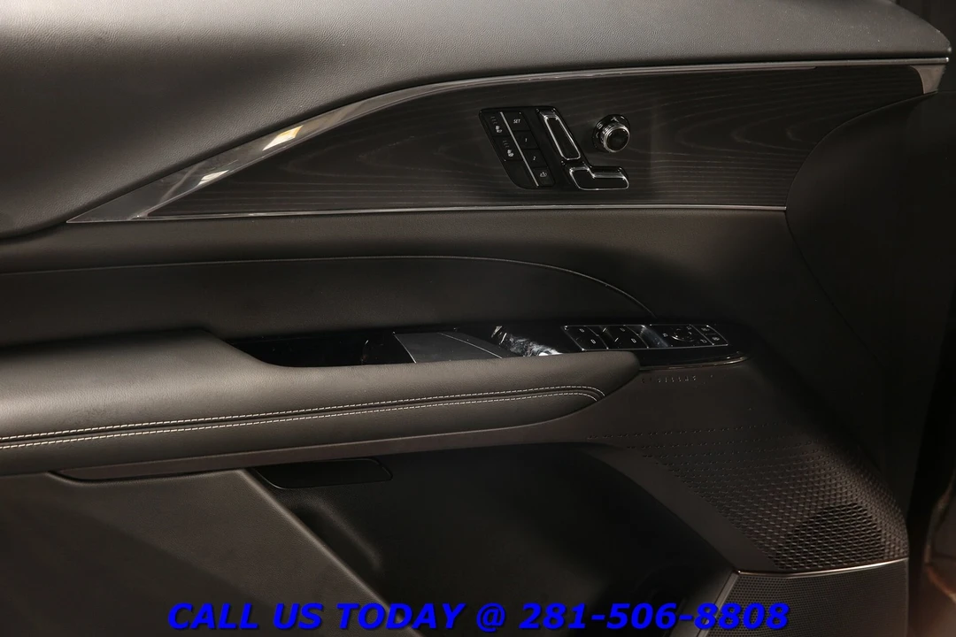 2024 Cadillac Lyriq - Image 8 of 24