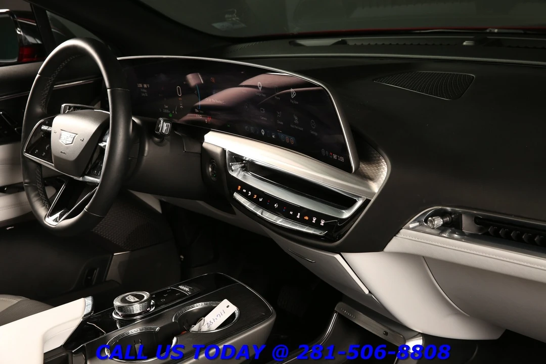2024 Cadillac Lyriq - Image 19 of 24