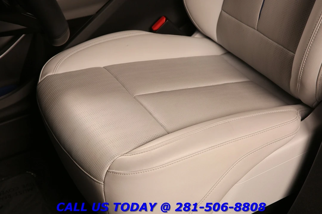2024 Cadillac Lyriq - Image 13 of 24