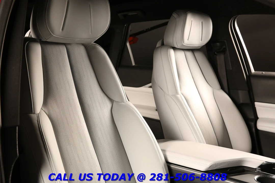 2024 Cadillac Lyriq - Image 20 of 24