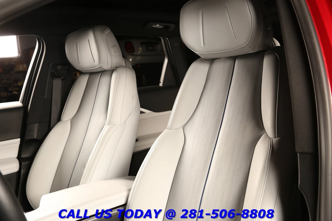 2024 Cadillac Lyriq - Image 12 of 24