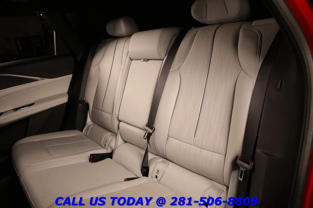 2024 Cadillac Lyriq - Image 22 of 24