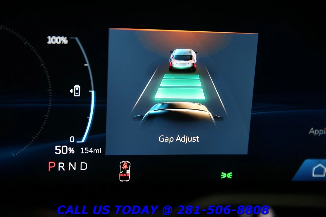2024 Cadillac Lyriq - Image 16 of 24