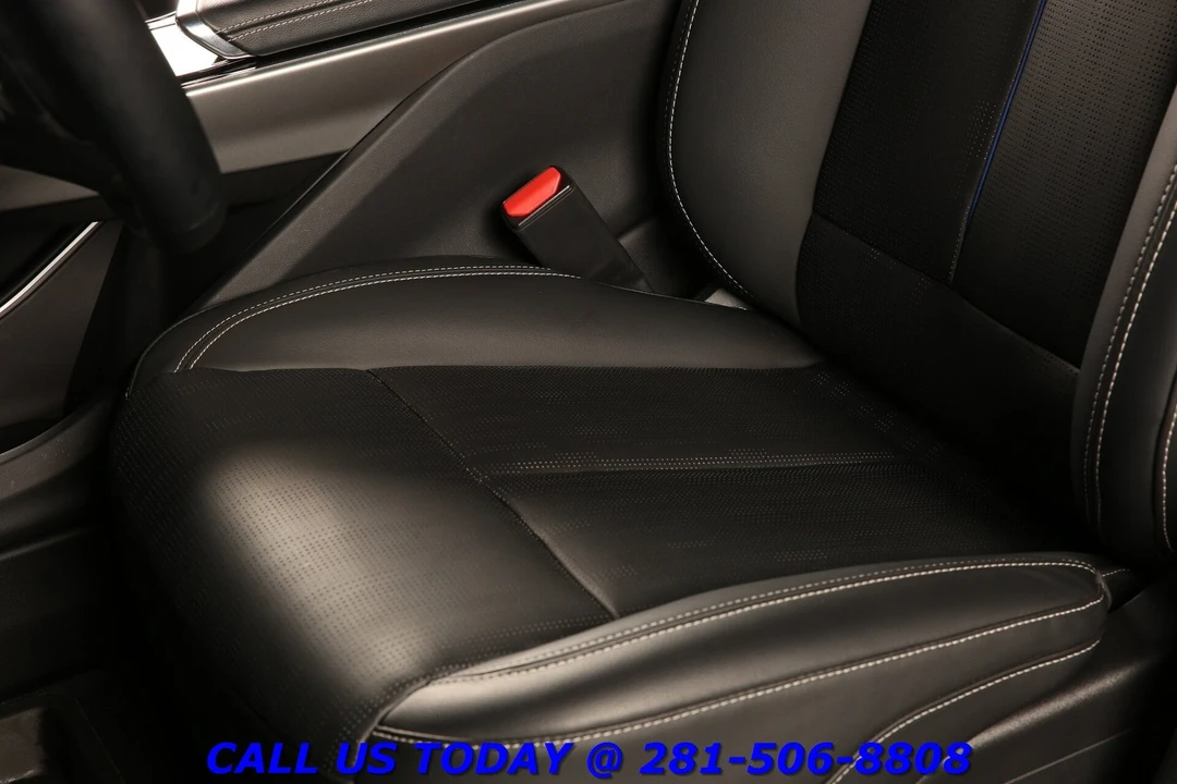 2024 Cadillac Lyriq - Image 13 of 24