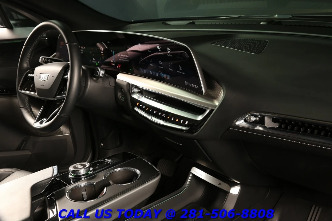 2024 Cadillac Lyriq - Image 19 of 24