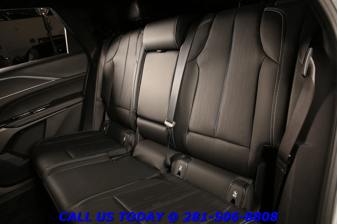 2024 Cadillac Lyriq - Image 22 of 24
