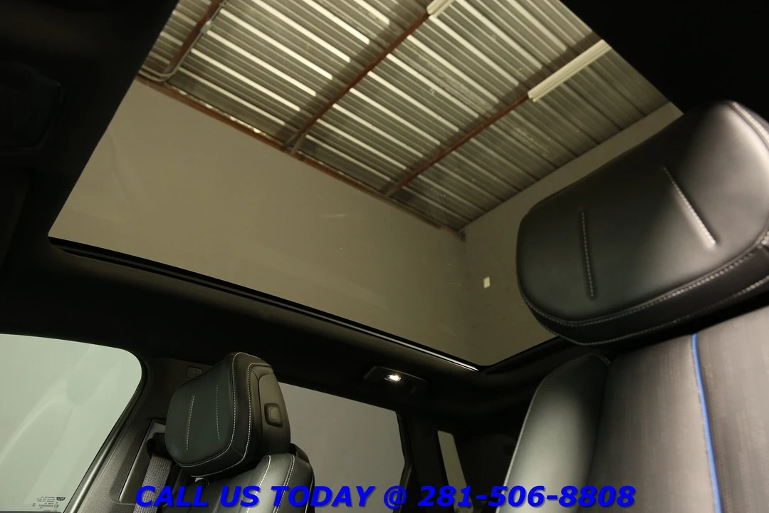 2024 Cadillac Lyriq - Image 11 of 24
