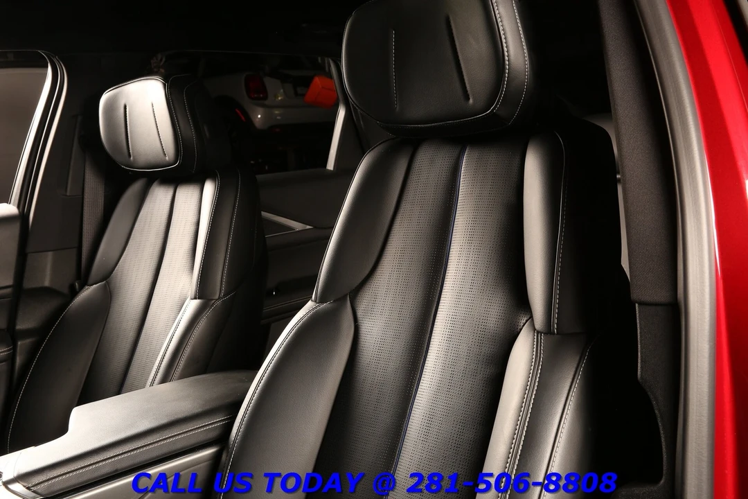 2024 Cadillac Lyriq - Image 12 of 24
