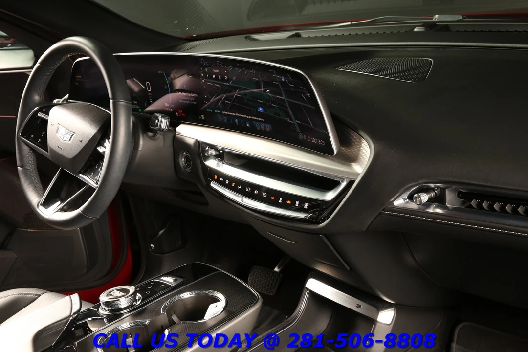 2024 Cadillac Lyriq - Image 19 of 24