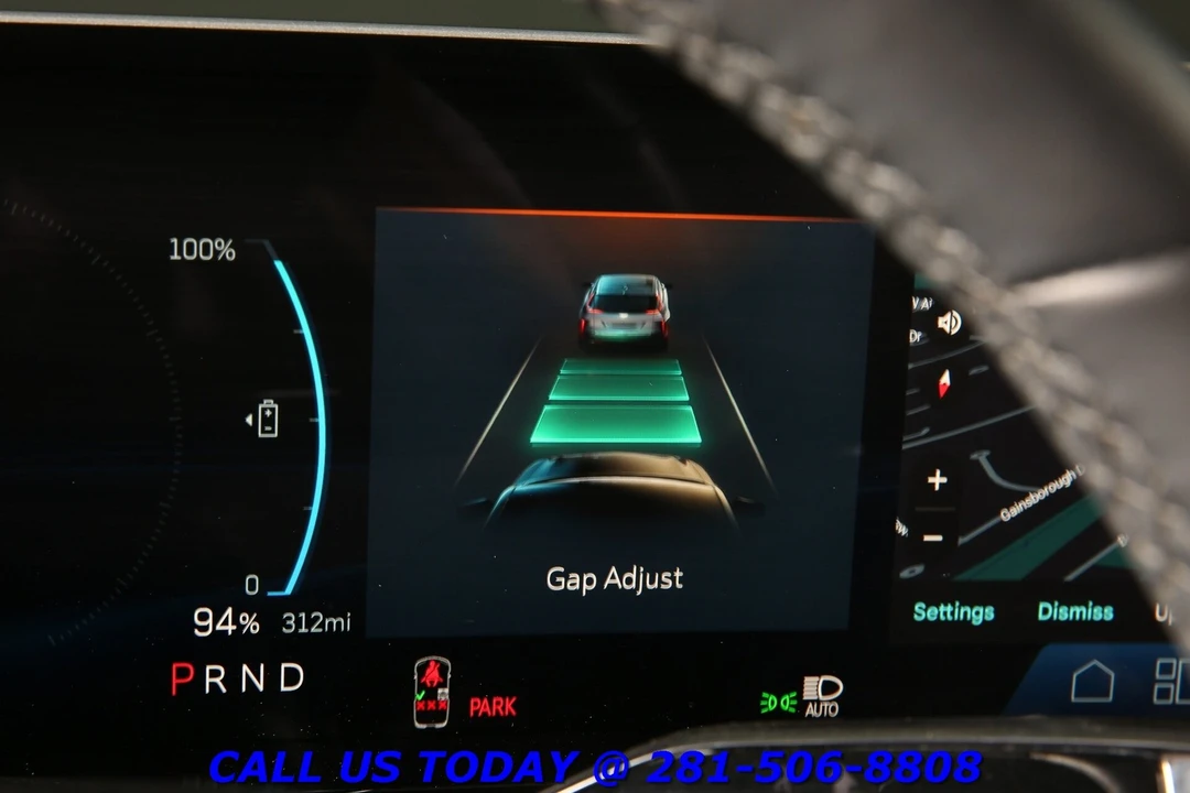 2024 Cadillac Lyriq - Image 16 of 24