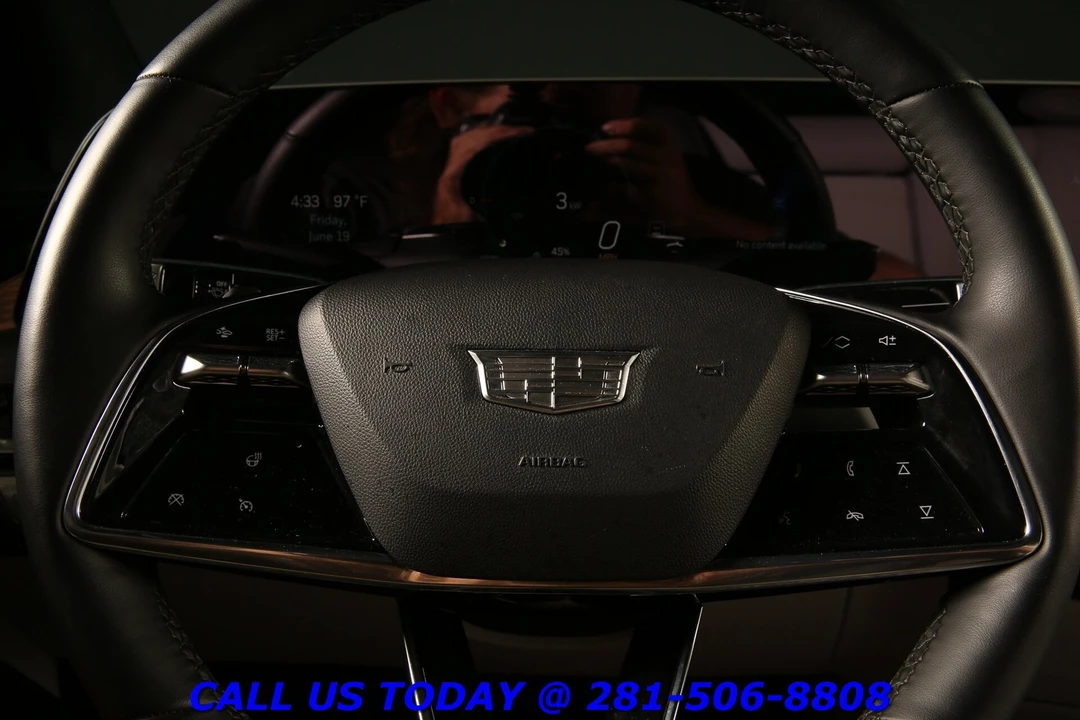 2024 Cadillac Lyriq - Image 14 of 24