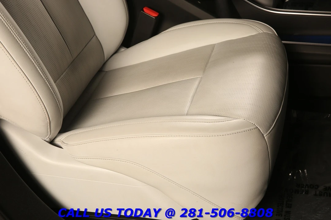 2024 Cadillac Lyriq - Image 20 of 24