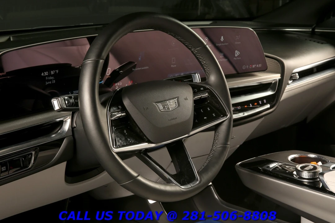 2024 Cadillac Lyriq - Image 10 of 24