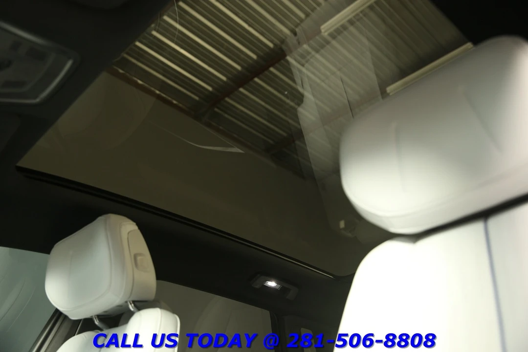 2024 Cadillac Lyriq - Image 11 of 24
