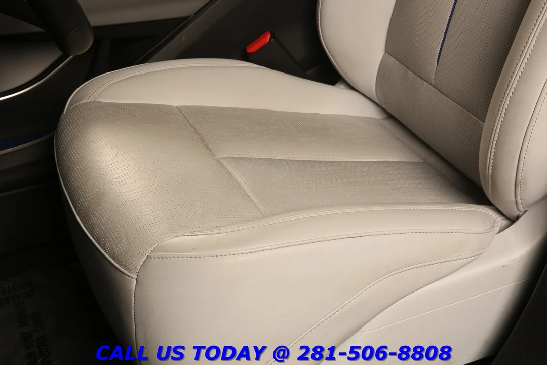 2024 Cadillac Lyriq - Image 13 of 24