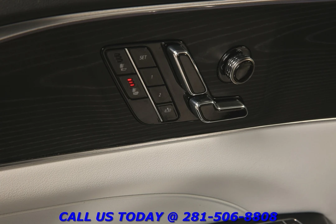 2024 Cadillac Lyriq - Image 9 of 24