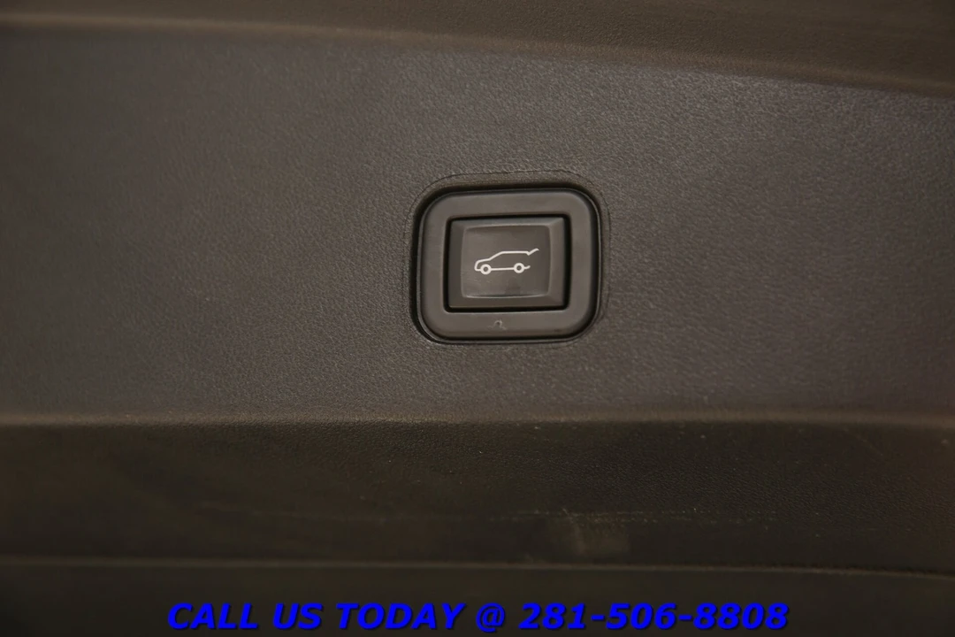 2024 Cadillac Lyriq - Image 23 of 24