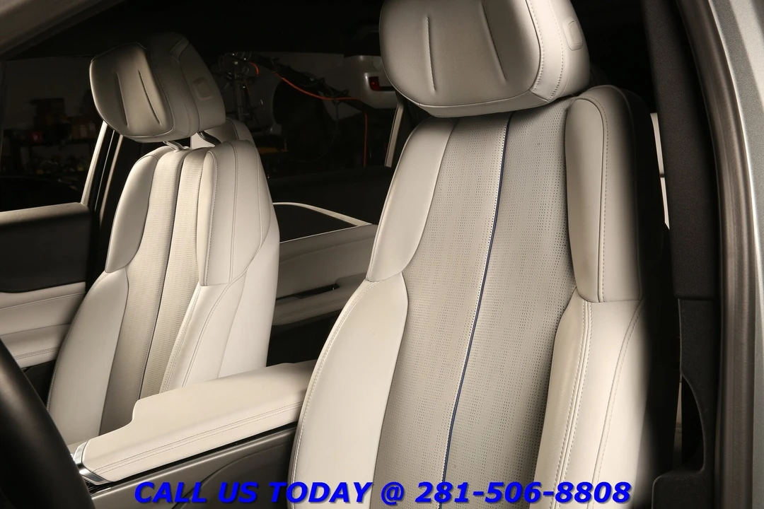 2024 Cadillac Lyriq - Image 12 of 24