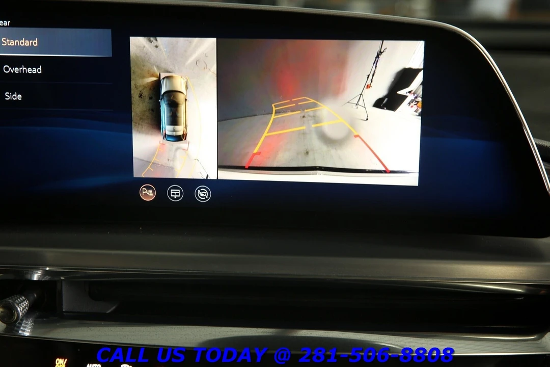 2024 Cadillac Lyriq - Image 17 of 24