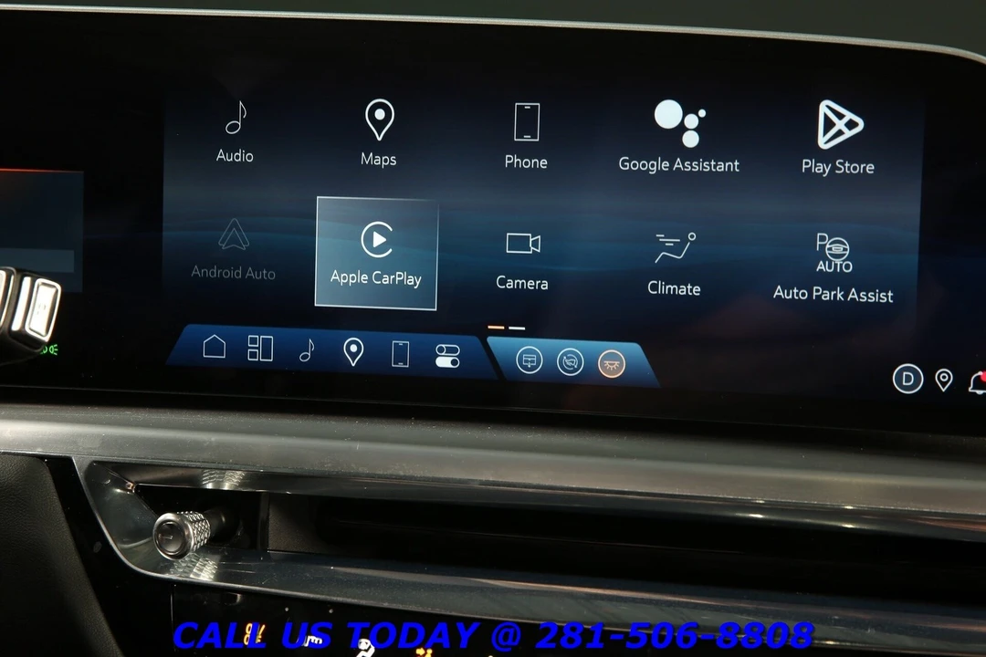 2024 Cadillac Lyriq - Image 16 of 24