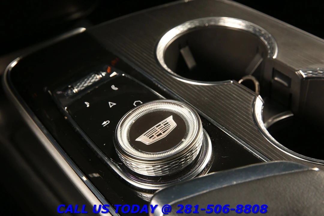 2024 Cadillac Lyriq - Image 18 of 24